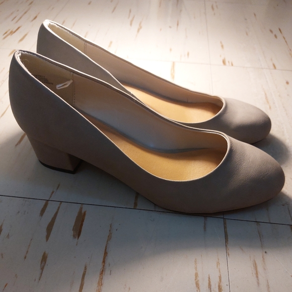 Grey shoes - Picture 2 of 2